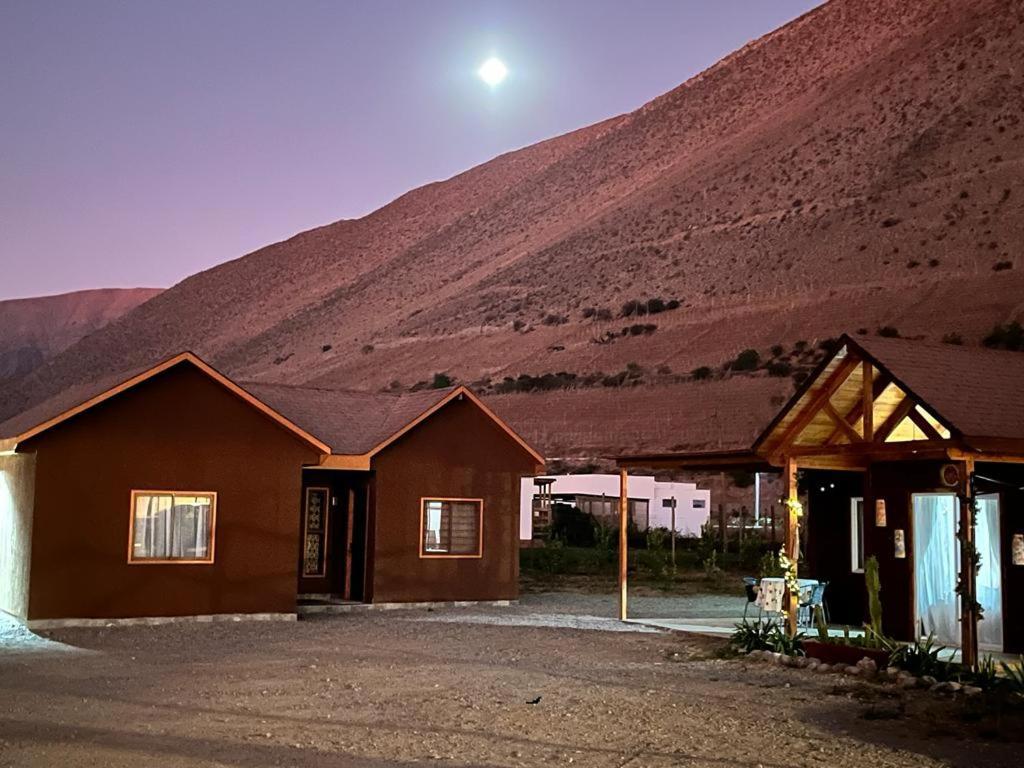 Cabanas Vicuna Cielo De Peralillo - Valle De Elqui Exterior foto